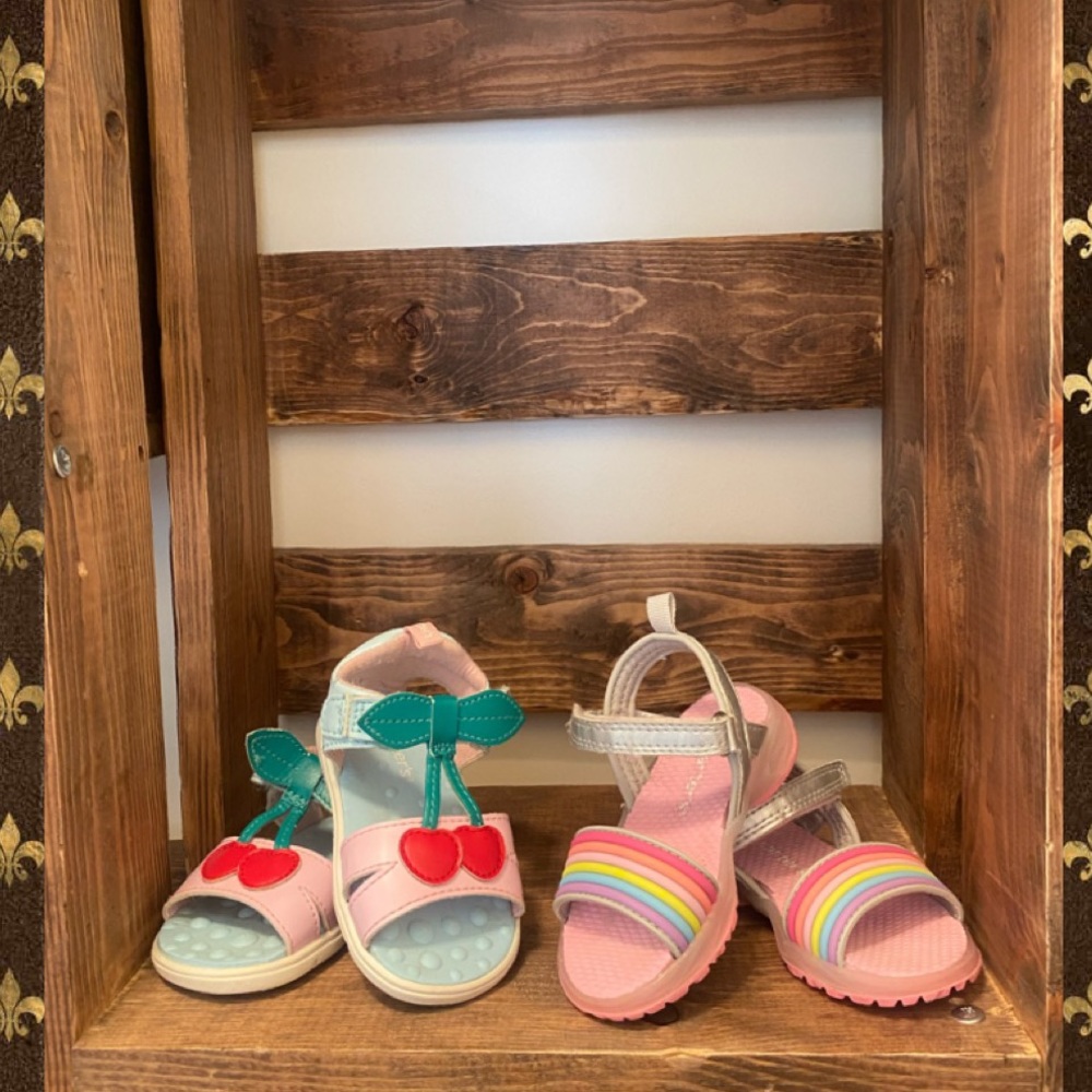 Carter’s toddler sandals. Size 5